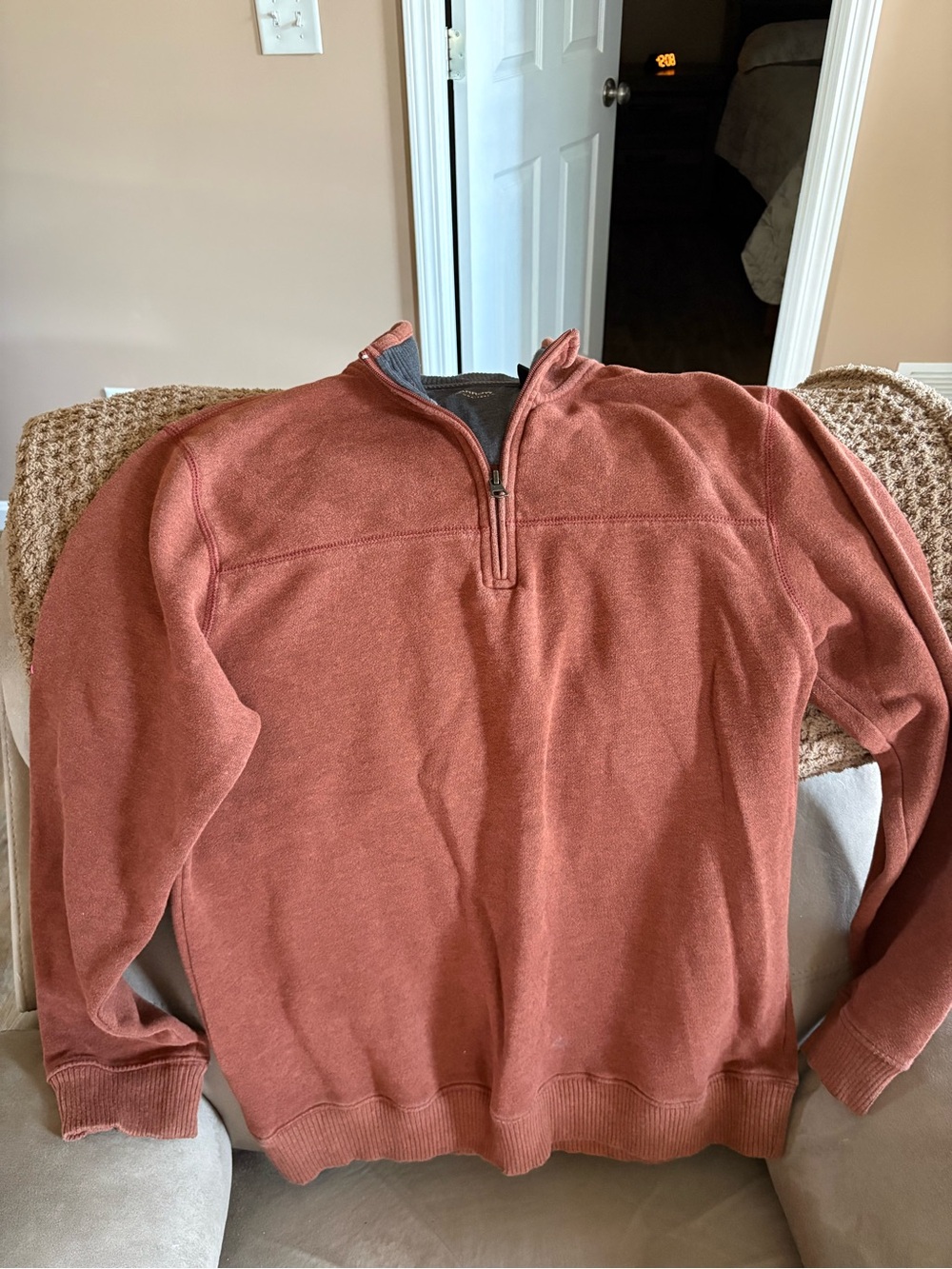 Arrow Men's Quarter-Zip Sweater in Rust